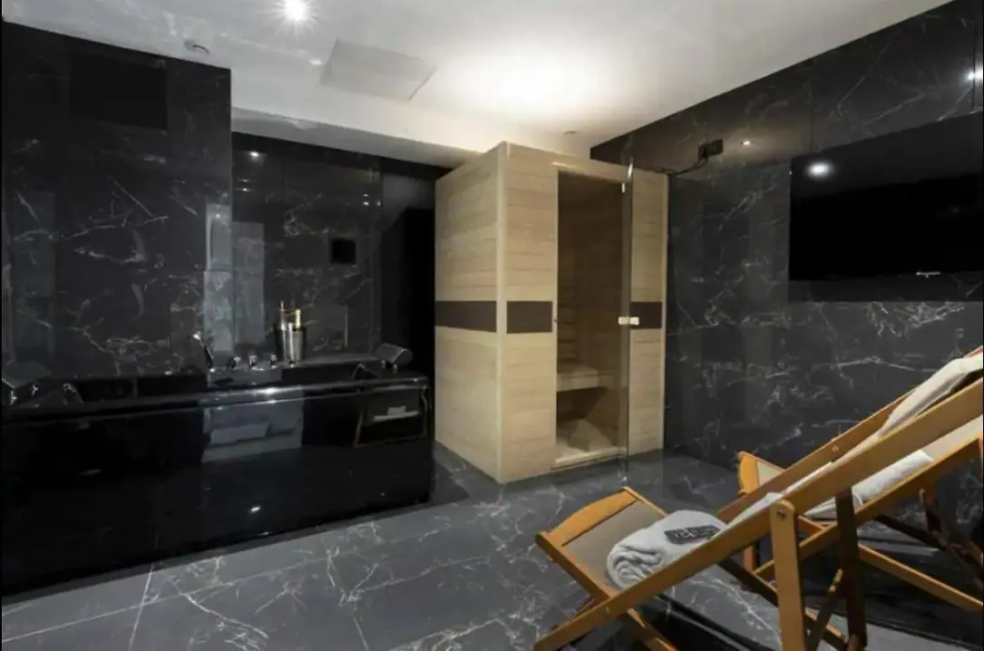 Magnifique Avec Sauna Et Jacuzzi Lägenhet